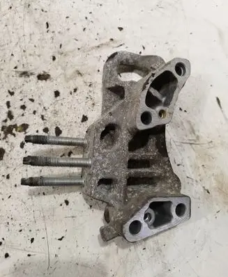 Ford Fiesta Engine mounting bracket