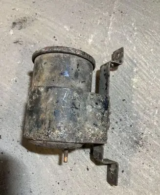 Vacuum air tank