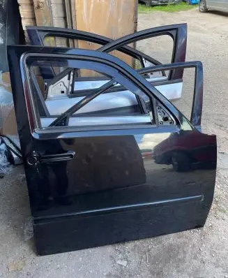 Dodge Nitro Front door