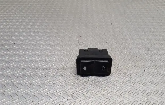 BMW 5 E39 Electric window control switch 8368974