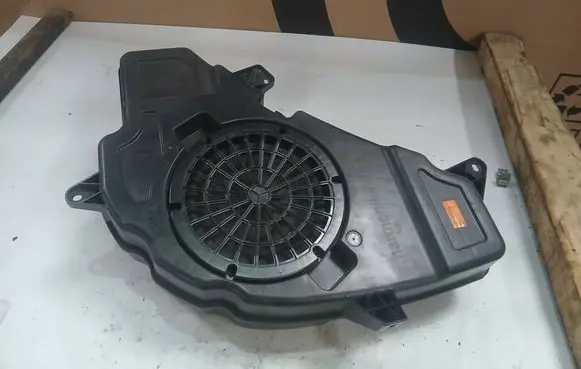 Mercedes-Benz GLE AMG (W166 - C292) Subwoofer speaker A1668203002