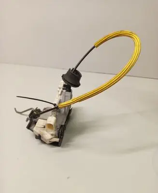 Audi A6 S6 C6 4F Rear door lock 4F0839016