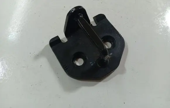 Volvo S80 Front door lock loop/hook striker 30763652