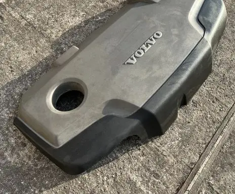 Volvo V70 Engine cover (trim)