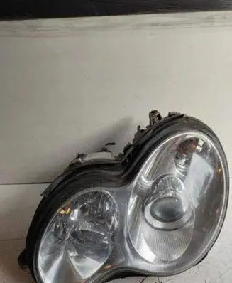 Mercedes-Benz C W203 Headlight/headlamp 0301166275