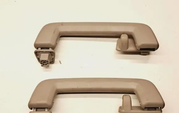 Volvo V50 Rear interior roof grab handle 45477