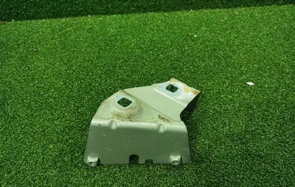 Renault Trafic III (X82) Fender mounting bracket 47903R