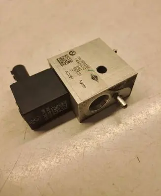 BMW X5 F15 Air conditioning (A/C) expansion valve 14698910 329318 6826231