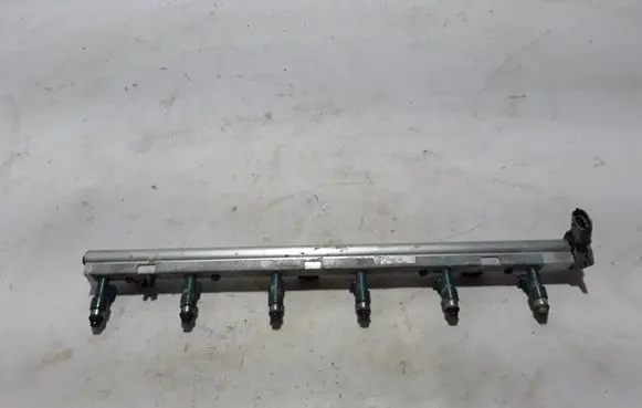 Volvo S80 Fuel main line pipe 30757619