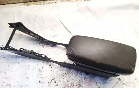 Toyota Avensis T250 Armrest
