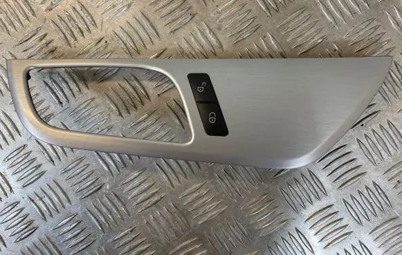 Mercedes-Benz SLK R172 Front door trim bar 