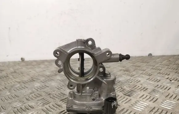 Opel Zafira C Electric throttle body valve 55564164