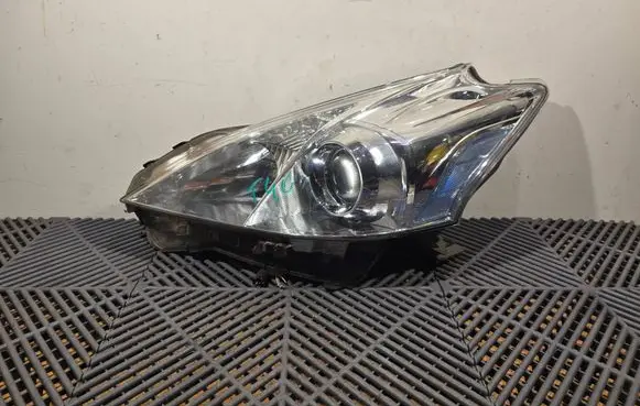 Toyota Prius+ (ZVW40) Headlight/headlamp