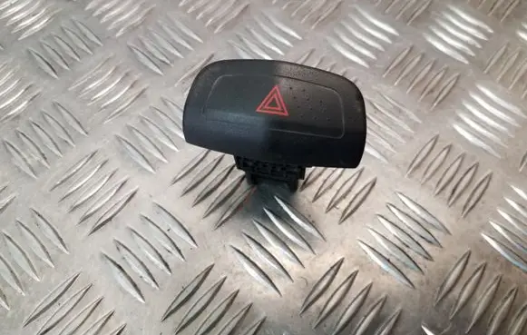 Nissan Primera Hazard light switch