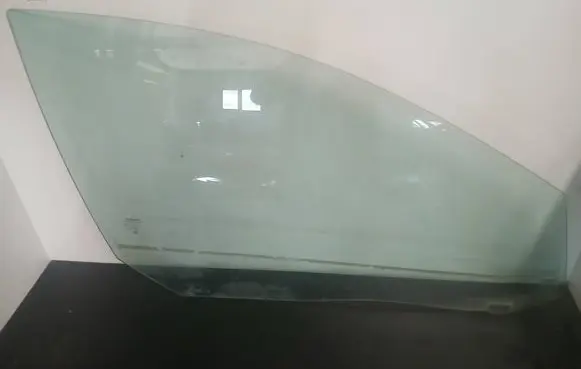 Volvo V70 Front door window glass four-door 43R001106 E000186