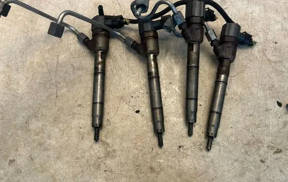 Hyundai i40 Fuel injectors set 0445110320