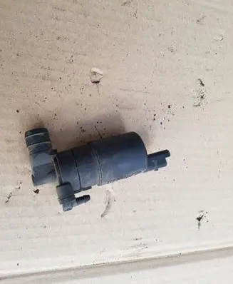 Ford Mondeo Mk III Windscreen/windshield washer pump