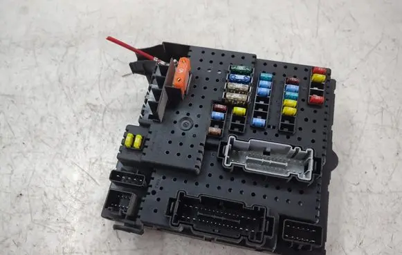 Volvo XC90 Fuse module 30786646