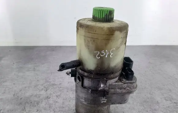 Volkswagen Polo IV 9N3 Power steering pump