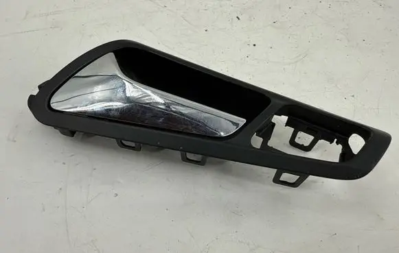 Volkswagen PASSAT B6 Front door interior handle 3C1837113D