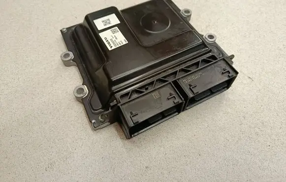 Volvo V90 Cross Country Engine control unit/module 32242005 D5E1C 0000117103