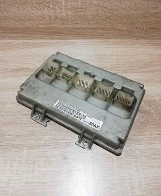 Chrysler Voyager Central body control module 04727030AK