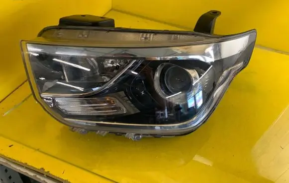 Hyundai H-1, Starex, Satellite Headlight/headlamp 92101-4H
