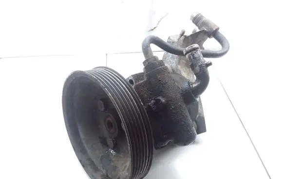 Alfa Romeo 156 Power steering pump 26034123