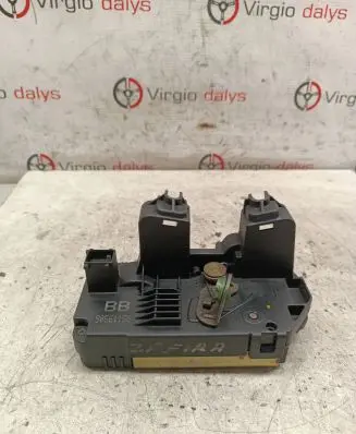 Opel Zafira A Front door lock 90561158