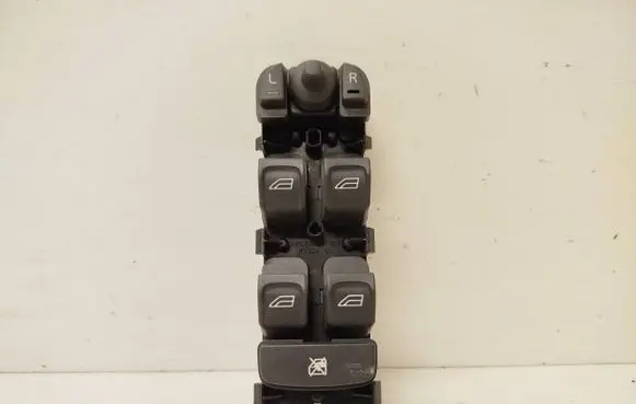 Volvo V70 Electric window control switch 30773269 03454200 0958