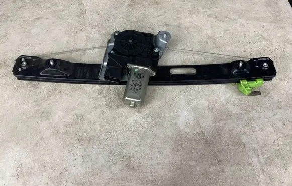 BMW 3 E90 E91 Rear door window regulator with motor 1060079