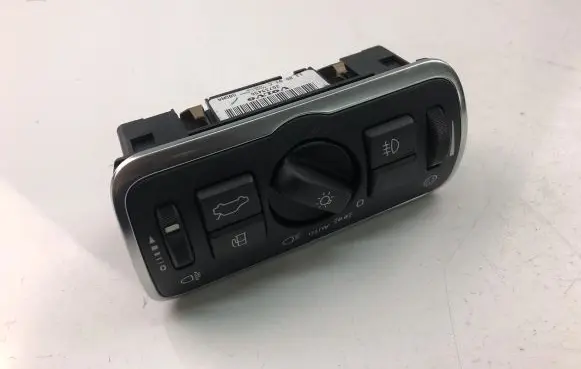 Volvo V70 Light switch 30739456
