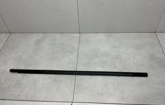 Peugeot 2008 II Front door glass trim molding 9825967980
