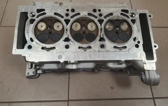 Mercedes-Benz C W205 Engine head R2760162400