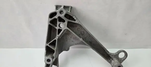 BMW i3 Engine mounting bracket 6878935