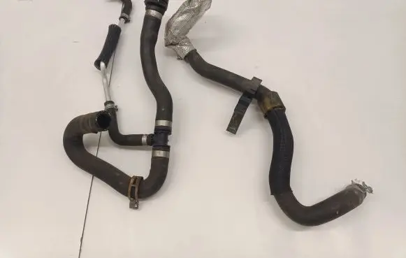 Ford Mondeo MK V Engine coolant pipe/hose J1G318K580AC