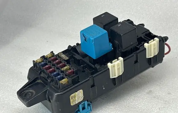 Volvo S40, V40 Fuse box set 30807050