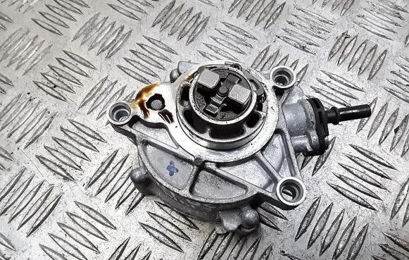 Opel Corsa F Vacuum pump 9812133880