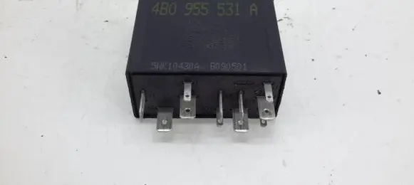 Volkswagen PASSAT B5 Other relay 4B0955531A B090501 5WK10430A