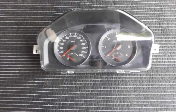Volvo V50 Speedometer (instrument cluster) 30765310