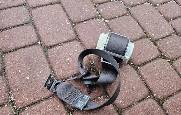 Opel Adam Rear seatbelt 13357740