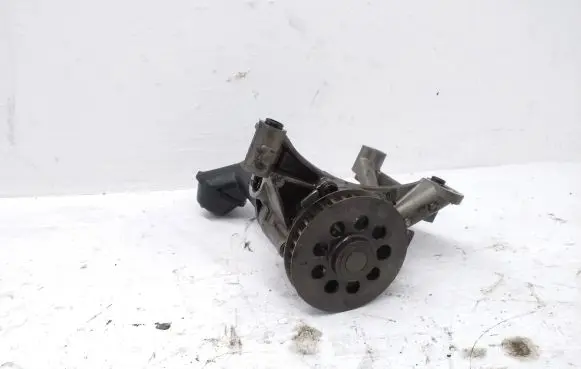Volkswagen Caddy Oil pump 03L115263