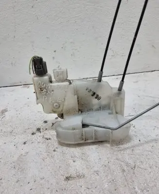 Subaru Outback Front door lock