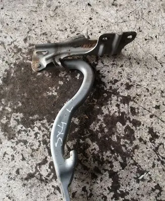 Suzuki SX4 Engine bonnet/hood hinges