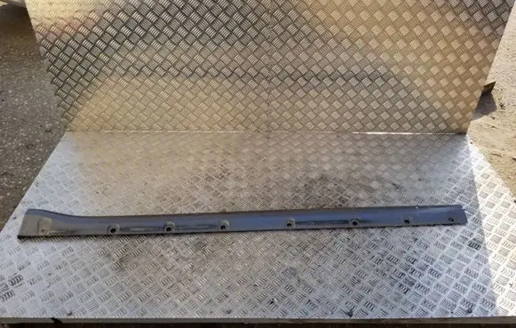 Sill/side skirt trim