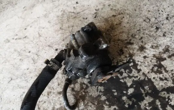 BMW 1 E81 E87 Power steering pump 7692974546