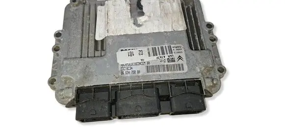 Peugeot 3008 I Engine control unit/module EDC16C34 9663475880