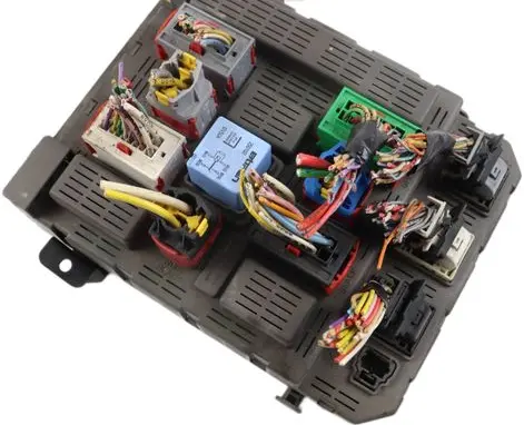 Peugeot 607 Fuse module 9643577180