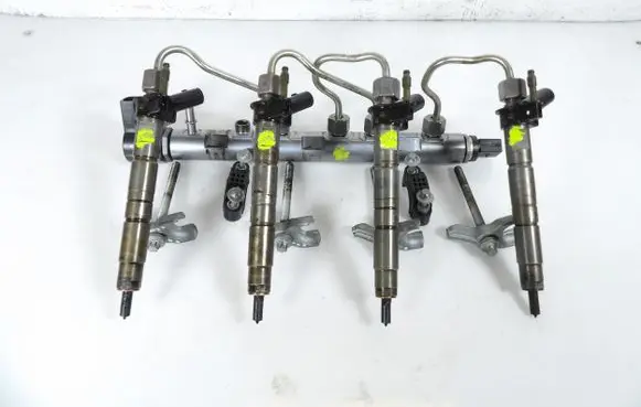 BMW 5 F10 F11 Fuel injector 7823461-01