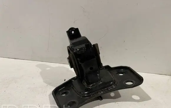 Lexus CT 200H Engine mount bracket